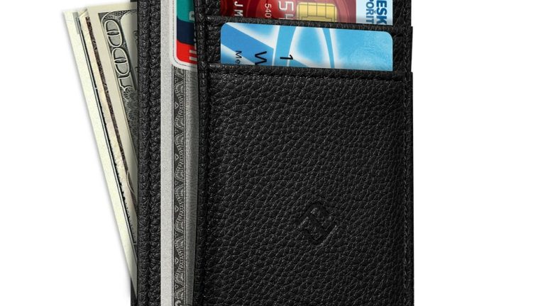 Men’s Card Holder Wallet: Combining Functionality with Style